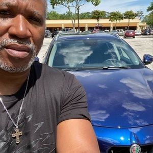 Meet your Posher, Gregory